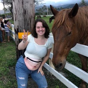 Meet your Posher, Lauren